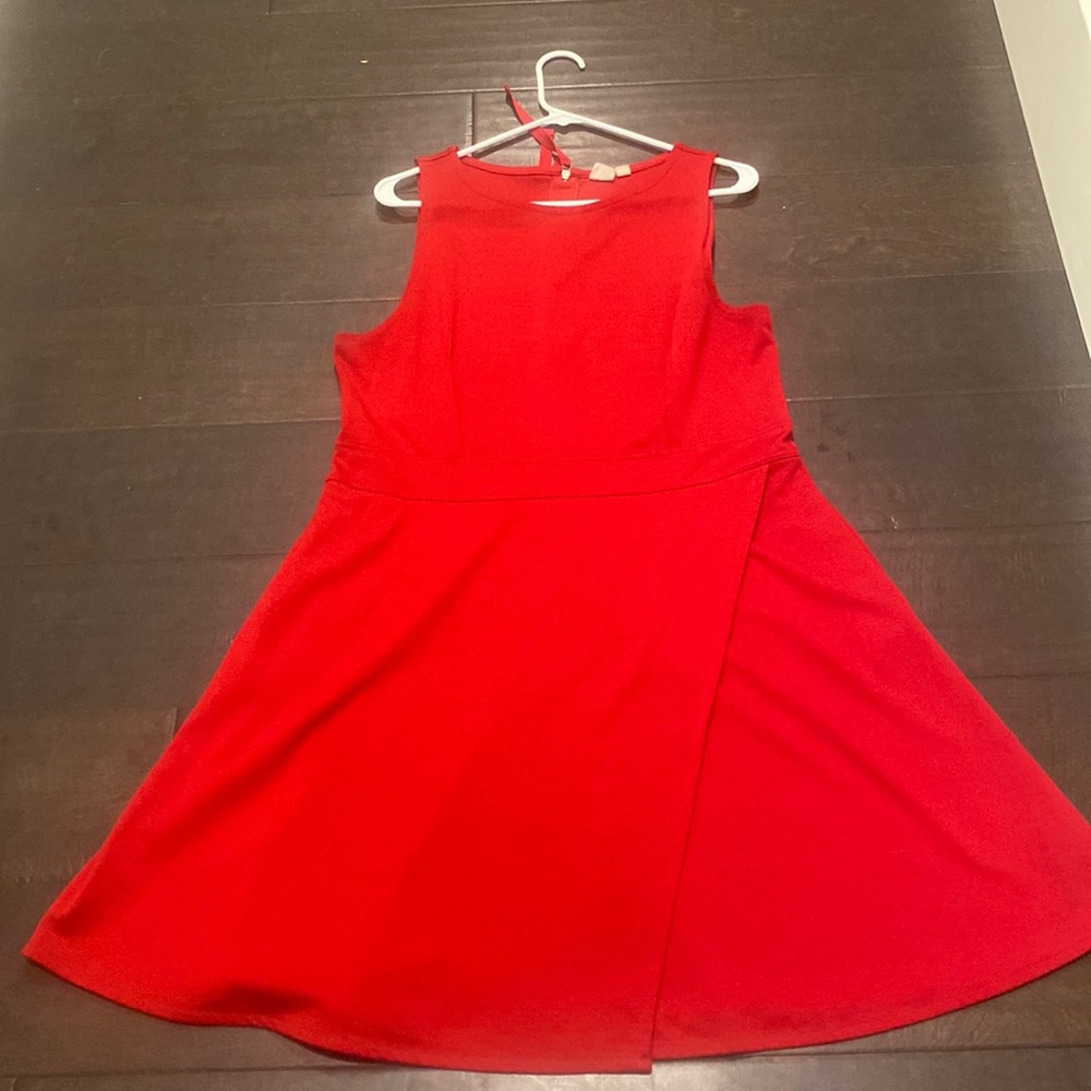 A-line red dress with zipper detail